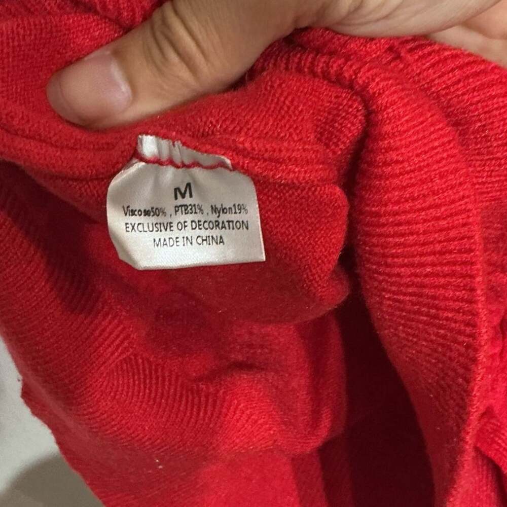 Red Ruffle Sweater Sz M - Picture 4 of 10